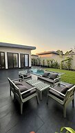 Finding Life House By Jumbo Holidayz
