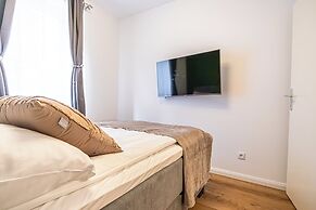 Amazing 2BR 1LR Apt Near Donaustadt