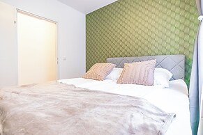 Amazing 2BR 1LR Apt Near Donaustadt