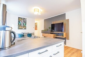 Amazing 2BR 1LR Apt Near Donaustadt