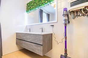 Amazing 2BR 1LR Apt Near Donaustadt