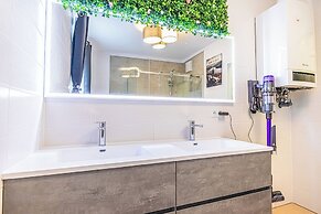Amazing 2BR 1LR Apt Near Donaustadt