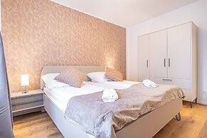 Amazing 2BR 1LR Apt Near Donaustadt