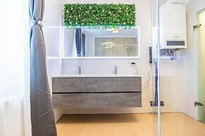 Amazing 2BR 1LR Apt Near Donaustadt