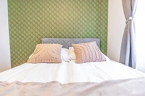 Amazing 2BR 1LR Apt Near Donaustadt