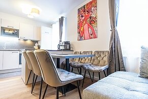 Amazing 2BR 1LR Apt Near Donaustadt