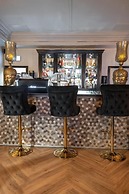 Hotel 83