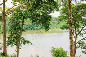 Gray Hideaway Resort