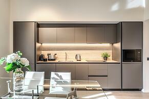 Seety Porta Romana Statue