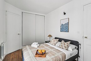 Bright 1BR Steps from Canal Saint-Martin