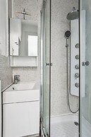 Bright 1BR Steps from Canal Saint-Martin