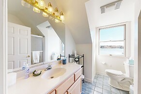 Dock, Pier & Chesapeake Bay Access! Family Getaway