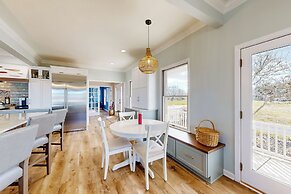 Dock, Pier & Chesapeake Bay Access! Family Getaway