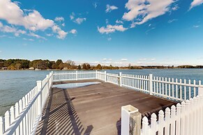 Dock, Pier & Chesapeake Bay Access! Family Getaway
