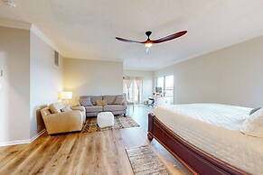 Dock, Pier & Chesapeake Bay Access! Family Getaway