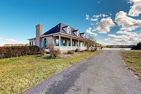 Dock, Pier & Chesapeake Bay Access! Family Getaway