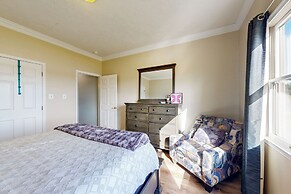 Dock, Pier & Chesapeake Bay Access! Family Getaway