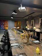 7EVEN Suites