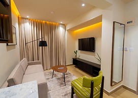 7EVEN Suites