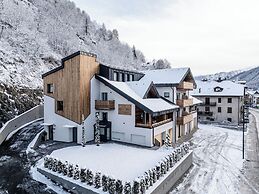 El Giof Alpine Home
