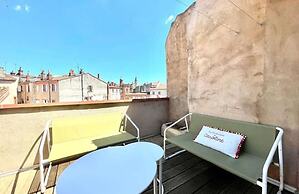 Jacobin - Downtown Rooftop Parking and AC