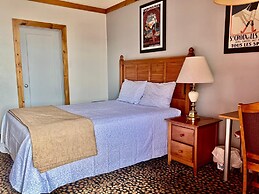 Rocky Mountain Lodge & Suites