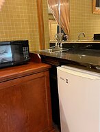 Rocky Mountain Lodge & Suites