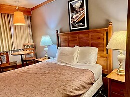 Rocky Mountain Lodge & Suites