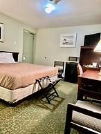 Rocky Mountain Lodge & Suites