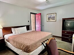 Rocky Mountain Lodge & Suites