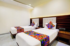 Fabhotel Majestic Crest
