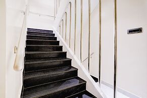 Fabhotel Majestic Crest