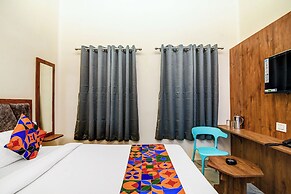 Fabhotel Adhiraj Inn
