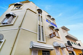 Fabhotel Adhiraj Inn