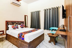 Fabhotel Adhiraj Inn