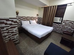 Fabhotel Moonlight Residency