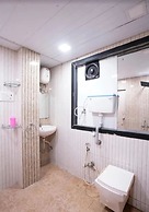 Fabhotel Moonlight Residency