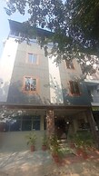 Fabhotel Kamari Inn
