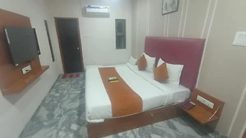 Fabhotel Kamari Inn
