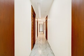 Fabhotel Ecr’S Royal Elite