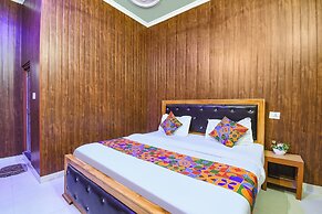 Fabhotel Royal Villa