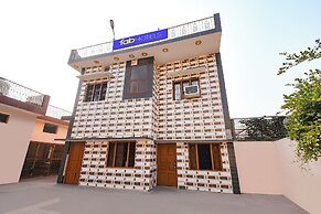 Fabhotel Royal Villa