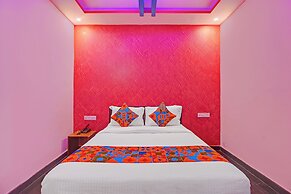 Fabhotel Day And Night Palace