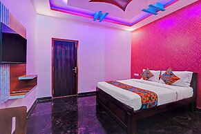 Fabhotel Day And Night Palace