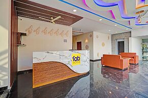 Fabhotel Day And Night Palace