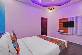 Fabhotel Day And Night Palace