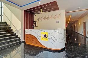 Fabhotel Day And Night Palace