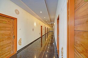 Fabhotel Day And Night Palace