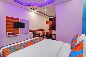 Fabhotel Day And Night Palace