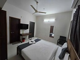 Fabhotel Silver Suites